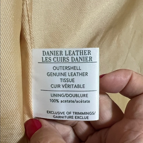 Gorgeous Danier Tan Leather Jacket - Picture 9 of 14